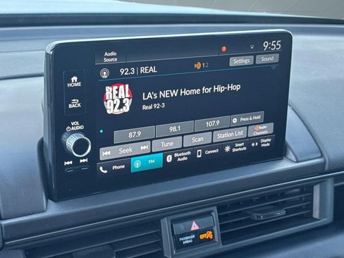 Certified 2025 Honda Pilot TrailSport image 23