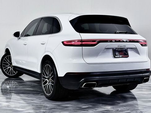 Used 2022 Porsche Cayenne AWD/4WD image 11