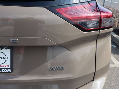 Certified 2025 Nissan Rogue SV AWD/4WD image 34