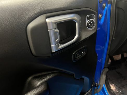 Used 2021 Jeep Gladiator Sport AWD/4WD image 11