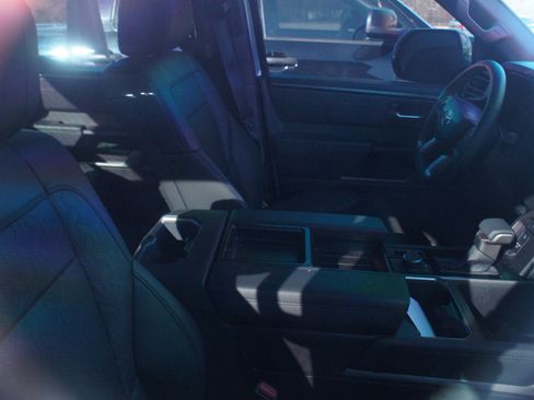 Used 2025 Toyota Tundra Limited image 4