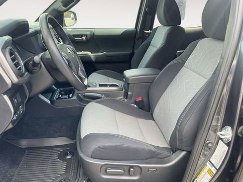 Certified 2023 Toyota Tacoma TRD Sport AWD/4WD image 9