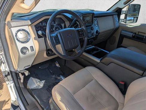 Used 2015 Ford F250 Lariat w/ Chrome Package image 9