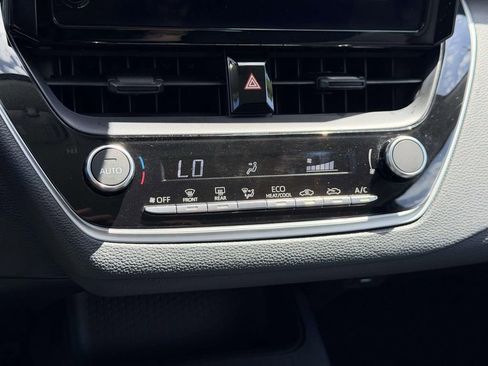 Certified 2025 Toyota Corolla LE FWD image 5