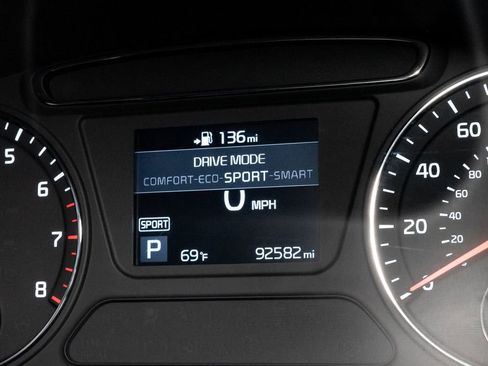 Used 2020 Kia Sorento LX AWD/4WD image 21