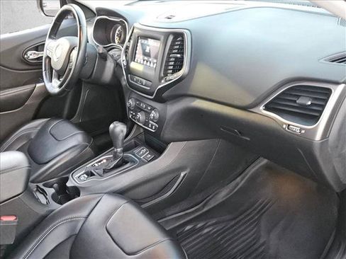 Used 2021 Jeep Cherokee Latitude Plus w/ Sun & Sound Group FWD image 26