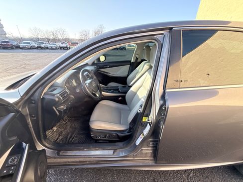 Used 2014 Lexus IS 250 w/ Preferred Accessory Package image 10