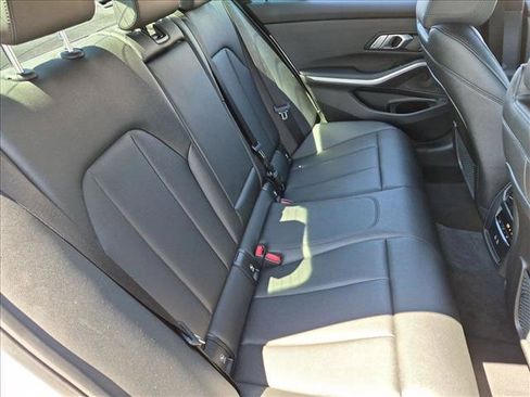 Used 2021 BMW 330i Sedan w/ M Sport Package RWD image 21