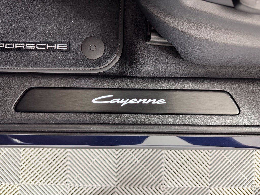 Used 2026 Porsche Cayenne AWD/4WD image 21
