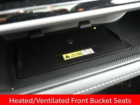 Used 2023 Toyota Highlander Platinum image 19