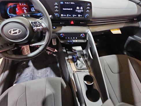 New 2025 Hyundai Elantra Sport image 19