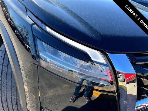 Used 2022 Nissan Pathfinder S image 31