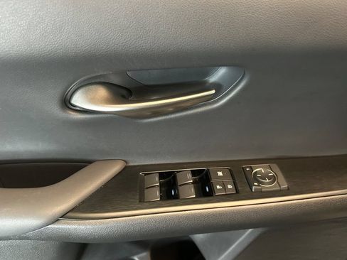 Used 2019 Lexus UX 200 F Sport w/ F Sport Premium Package FWD image 11