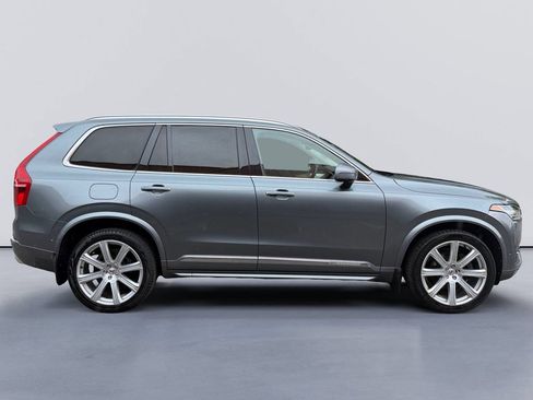 Used 2017 Volvo XC90 T6 Inscription w/ Vision Package AWD/4WD image 2