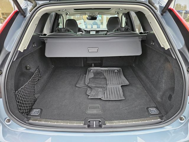 Used 2023 Volvo XC60 B6 Ultimate AWD/4WD image 12