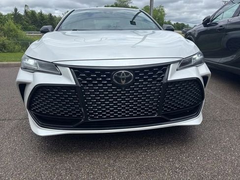 Used 2019 Toyota Avalon Touring w/ Advanced Safety Package FWD image 2