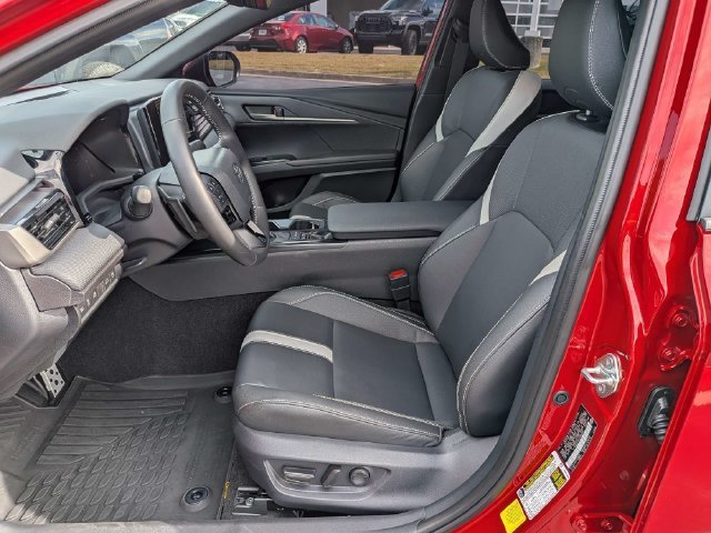 Used 2026 Toyota Camry SE w/ Convenience Package FWD image 8