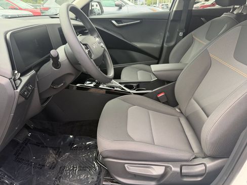 Used 2026 Kia Niro LX FWD image 24
