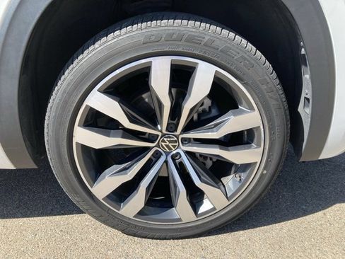 Used 2021 Volkswagen Atlas Cross Sport SEL R-Line image 44