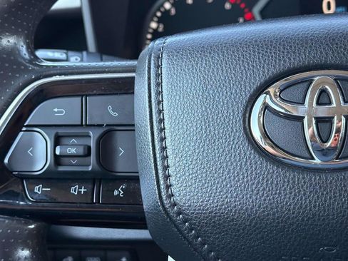 Used 2022 Toyota Tundra SR5 w/ Convenience Package RWD image 10