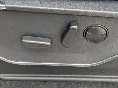 Used 2023 Ford F250 Lariat w/ Sport Appearance Package image 21