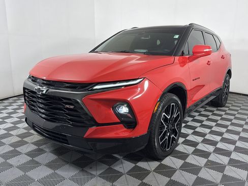 Used 2023 Chevrolet Blazer RS w/ Enhanced Convenience Package image 3