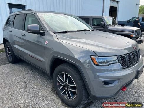 Used 2021 Jeep Grand Cherokee Trailhawk w/ Premium Lighting Group AWD/4WD image 2