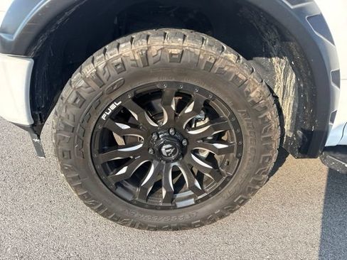 Used 2019 Ford F150 XLT w/ Equipment Group 302A Luxury AWD/4WD image 10