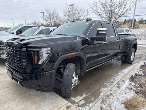Certified 2025 GMC Sierra 3500 Denali Ultimate image 2
