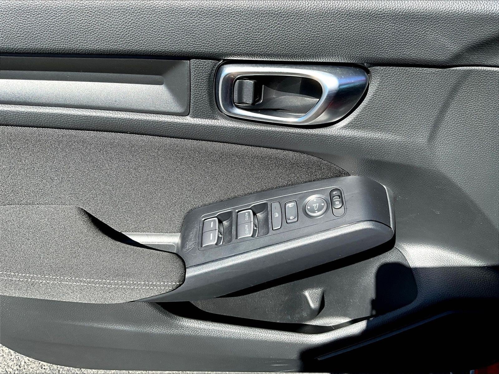 Used 2025 Honda Civic Sport image 35