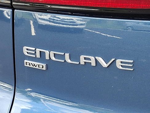 Used 2025 Buick Enclave Preferred AWD/4WD image 30