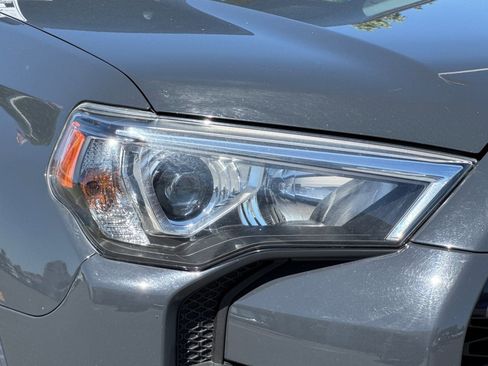 Used 2024 Toyota 4Runner SR5 AWD/4WD image 10