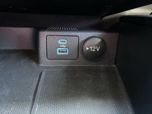 Used 2022 Ford Escape SE w/ Cold Weather Package image 19