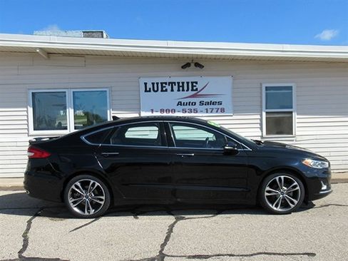 Used 2020 Ford Fusion Titanium image 3