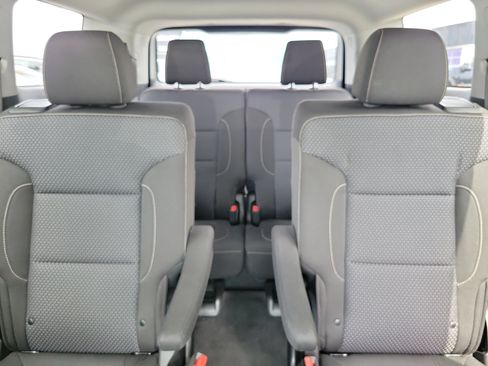 Used 2023 GMC Acadia SLE w/ Driver Convenience Package FWD image 14