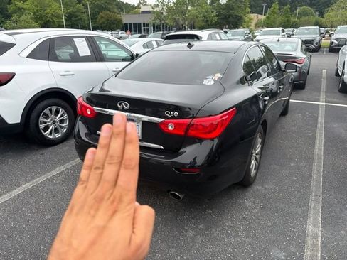 Used 2017 INFINITI Q50 2.0t w/ Moonroof Package RWD image 5