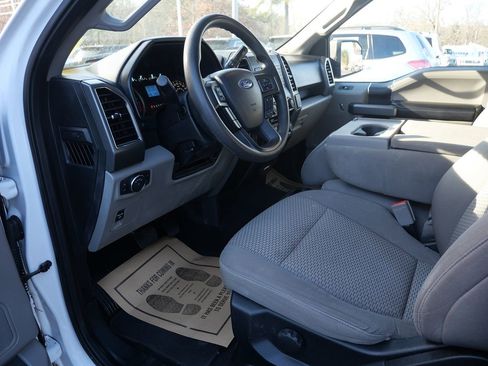 Used 2018 Ford F150 XLT image 9