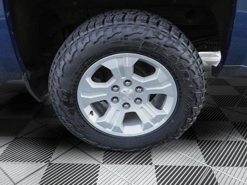 Used 2017 Chevrolet Silverado 1500 LT w/ All Star Edition AWD/4WD image 35