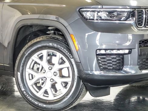Used 2022 Jeep Grand Cherokee L Limited AWD/4WD image 4