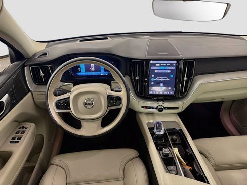Certified 2024 Volvo XC60 B5 Ultimate w/ Protection Package Premier AWD/4WD image 25