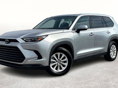 Used 2025 Toyota Grand Highlander FWD image 14