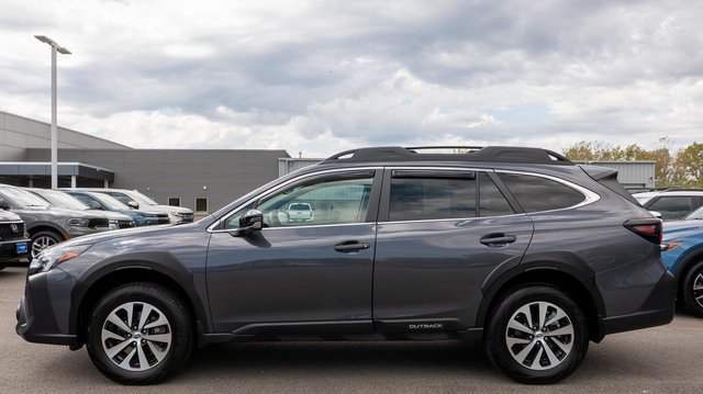Used 2025 Subaru Outback Premium AWD/4WD image 9