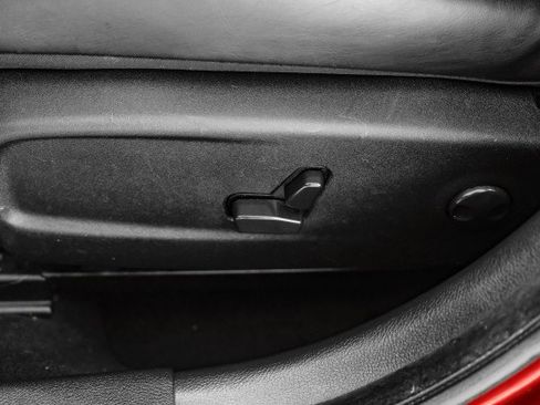 Used 2022 Chrysler 300 S image 28