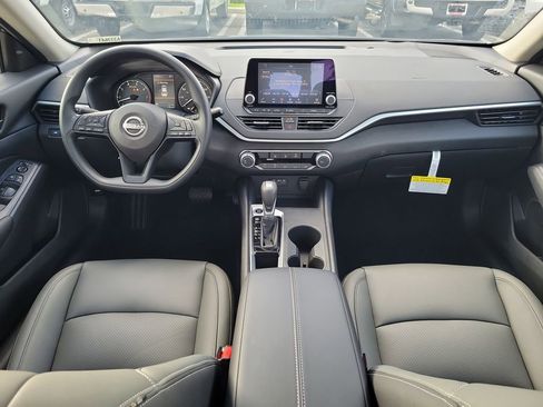 Certified 2025 Nissan Altima 2.5 S image 9