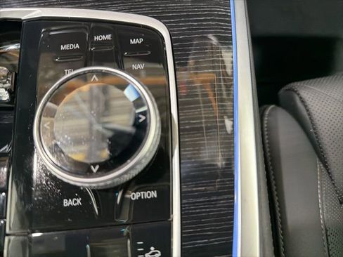 Used 2025 BMW X7 xDrive40i w/ Executive Package image 44