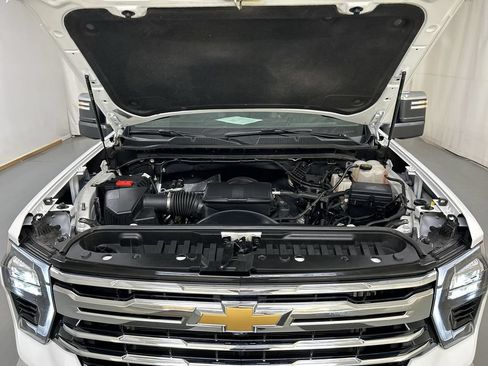 Used 2025 Chevrolet Silverado 2500 LTZ w/ LTZ Plus Package AWD/4WD image 23