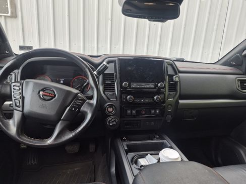Used 2021 Nissan Titan PRO-4X w/ Pro-4x Convenience Package AWD/4WD image 5