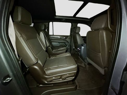 Used 2022 GMC Yukon XL Denali image 36