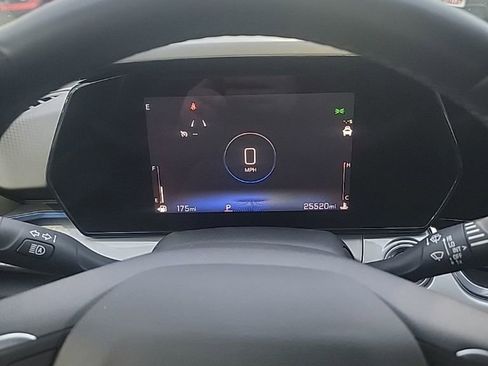 Used 2024 Chevrolet Trax LT w/ LT Convenience Package image 41