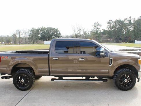 Used 2017 Ford F250 Lariat w/ Lariat Ultimate Package image 18